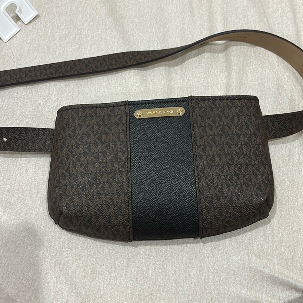 Michael kors Monogram belt bag new